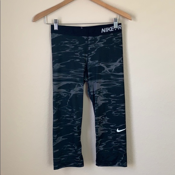 Nike Pants - Nike Pro Dri-FIT Capri Leggings